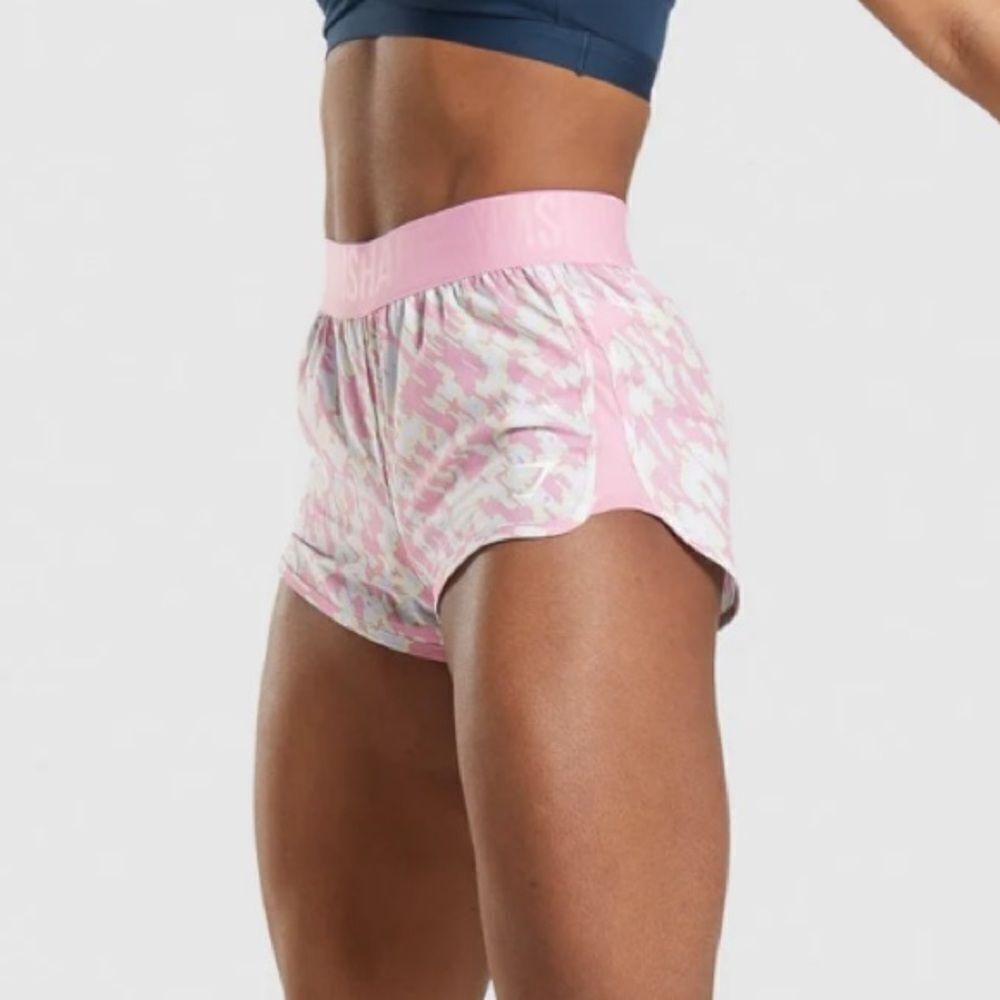 GYMSHARK Training Loose Fit Short Pink Camo Women’s Size XS - Picture 10 of 12
